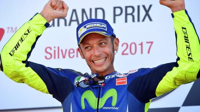 valentino rossi podio silverstone 2017 motogp