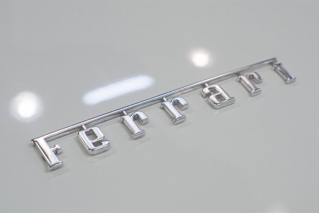 Ferrari logo auto