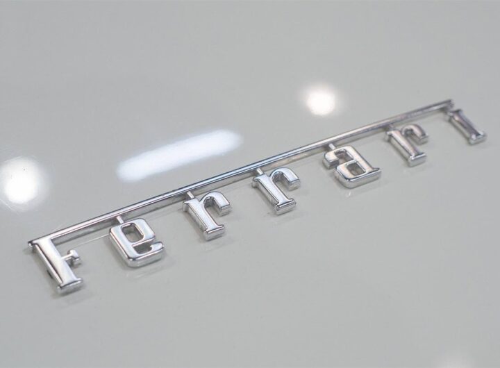 Ferrari logo auto