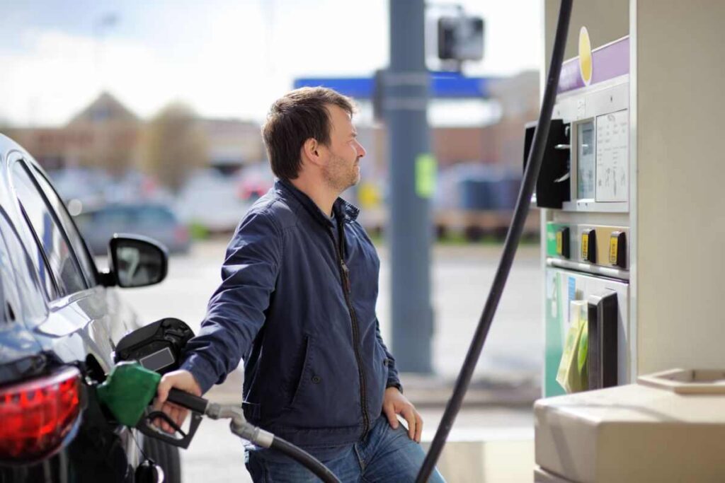 Fare rifornimento di benzina