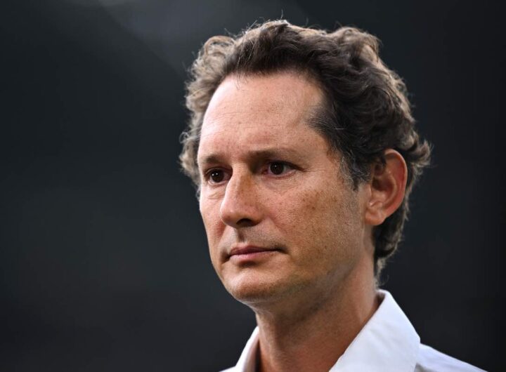 John Elkann torna a parlare di Lewis Hamilton